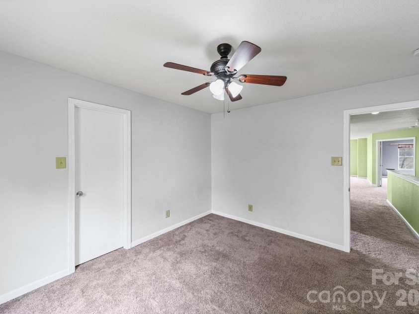 2902 Royal Fern Lane, Charlotte, NC 28215.  MLS# CAR4366975, YatesRealty ID 23227. 