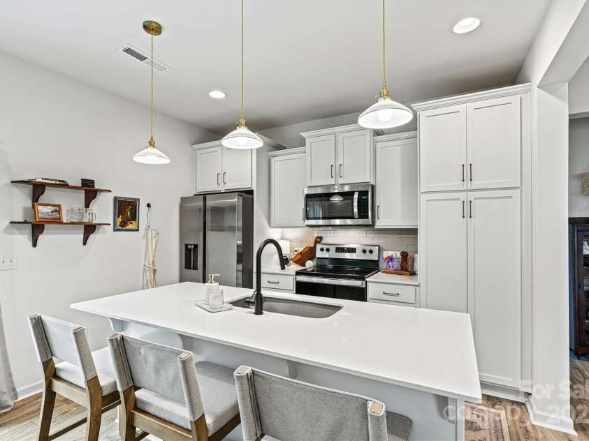 139 Batten Ridge Drive, Statesville, NC 28677.  MLS# CAR4263073, YatesRealty ID 23229. Meticulously Clean