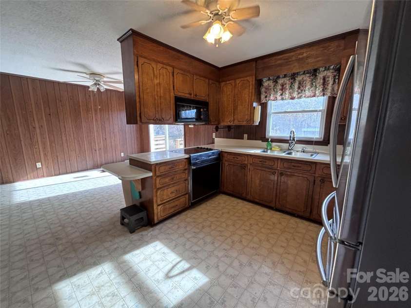 14740 Hatley Burris Road, Stanfield, NC 28163.  MLS# CAR4325104, YatesRealty ID 2323. Kitchen