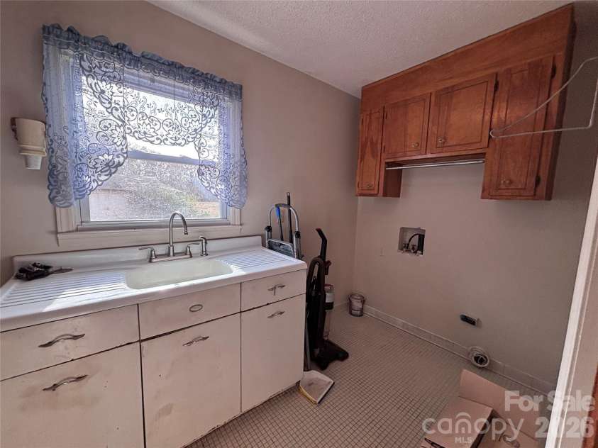 14740 Hatley Burris Road, Stanfield, NC 28163.  MLS# CAR4325104, YatesRealty ID 2323. Laundry