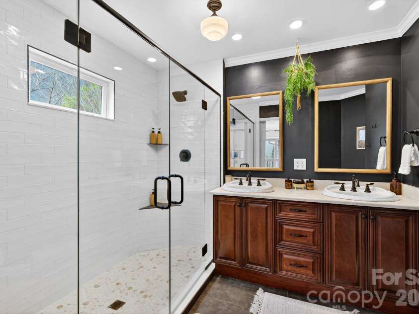 99 Margaret Drive, Leicester, NC 28748.  MLS# CAR4344574, YatesRealty ID 2323. Bedroom 2 Bath