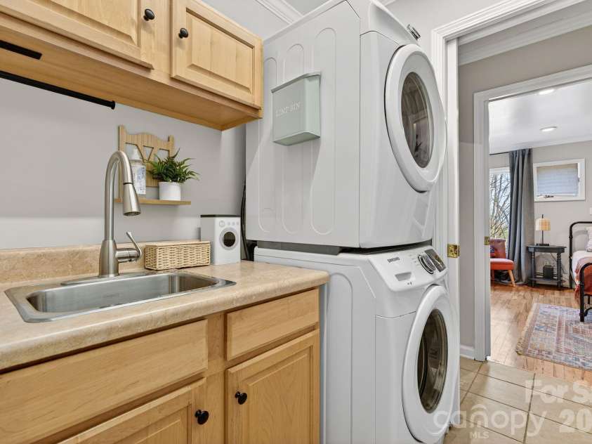 99 Margaret Drive, Leicester, NC 28748.  MLS# CAR4344574, YatesRealty ID 2323. Laundry