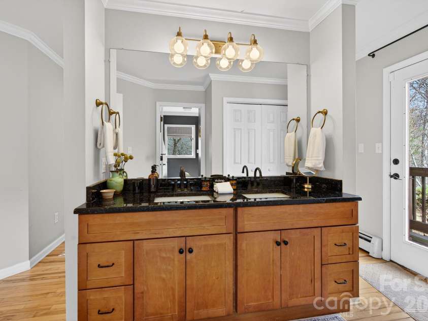 99 Margaret Drive, Leicester, NC 28748.  MLS# CAR4344574, YatesRealty ID 2323. Primary bath