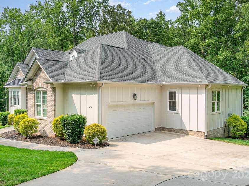 10874 Rise Lane, Fort Mill, SC 29707.  MLS# CAR4264573, YatesRealty ID 23230. 