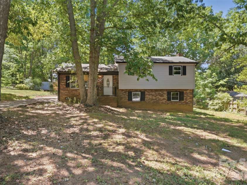 151 Redwood Lane, Gastonia, NC 28052.  MLS# CAR4375924, YatesRealty ID 23230. 