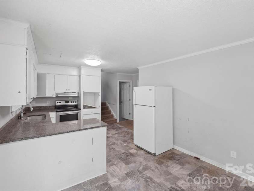 151 Redwood Lane, Gastonia, NC 28052.  MLS# CAR4375924, YatesRealty ID 23230. 