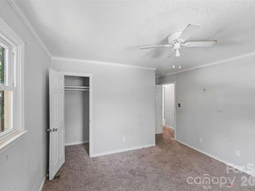 151 Redwood Lane, Gastonia, NC 28052.  MLS# CAR4375924, YatesRealty ID 23230. 