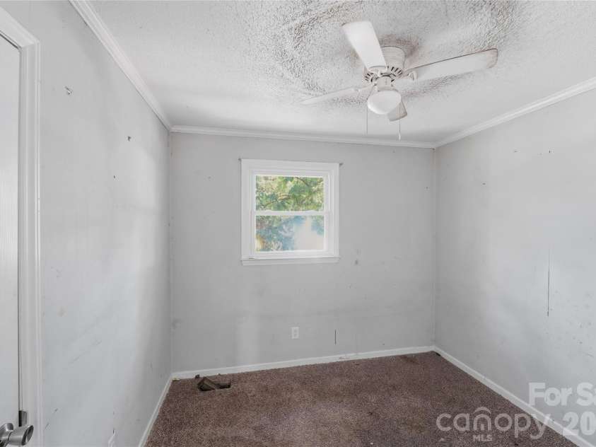 151 Redwood Lane, Gastonia, NC 28052.  MLS# CAR4375924, YatesRealty ID 23230. 