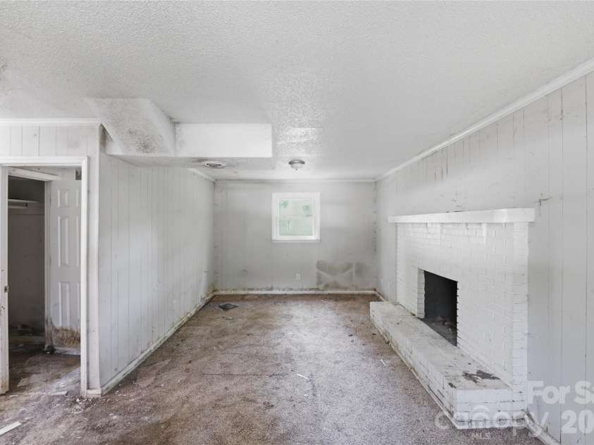 151 Redwood Lane, Gastonia, NC 28052.  MLS# CAR4375924, YatesRealty ID 23230. 