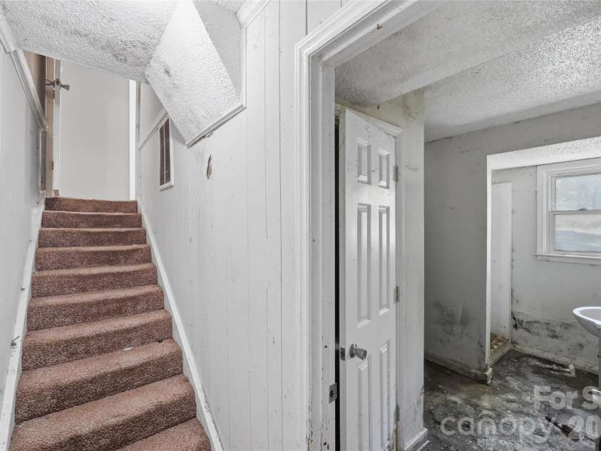 151 Redwood Lane, Gastonia, NC 28052.  MLS# CAR4375924, YatesRealty ID 23230. 
