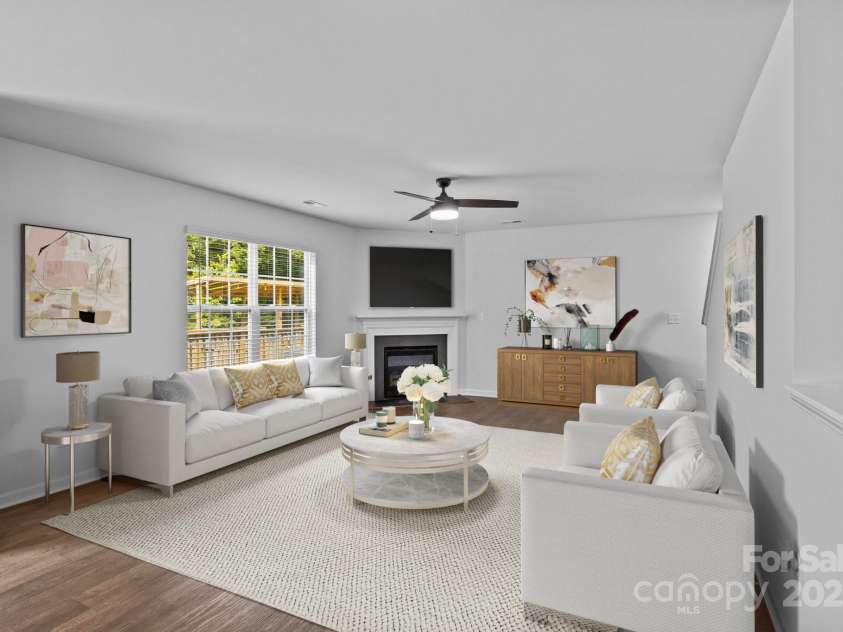 2021 Tarzi Lane, Charlotte, NC 28215.  MLS# CAR4263976, YatesRealty ID 23231. 
