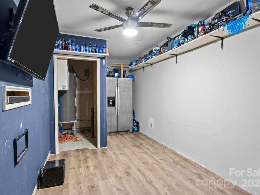 2021 Tarzi Lane, Charlotte, NC 28215.  MLS# CAR4263976, YatesRealty ID 23231. 