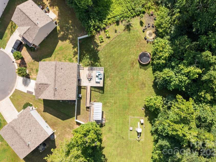 2021 Tarzi Lane, Charlotte, NC 28215.  MLS# CAR4263976, YatesRealty ID 23231. 