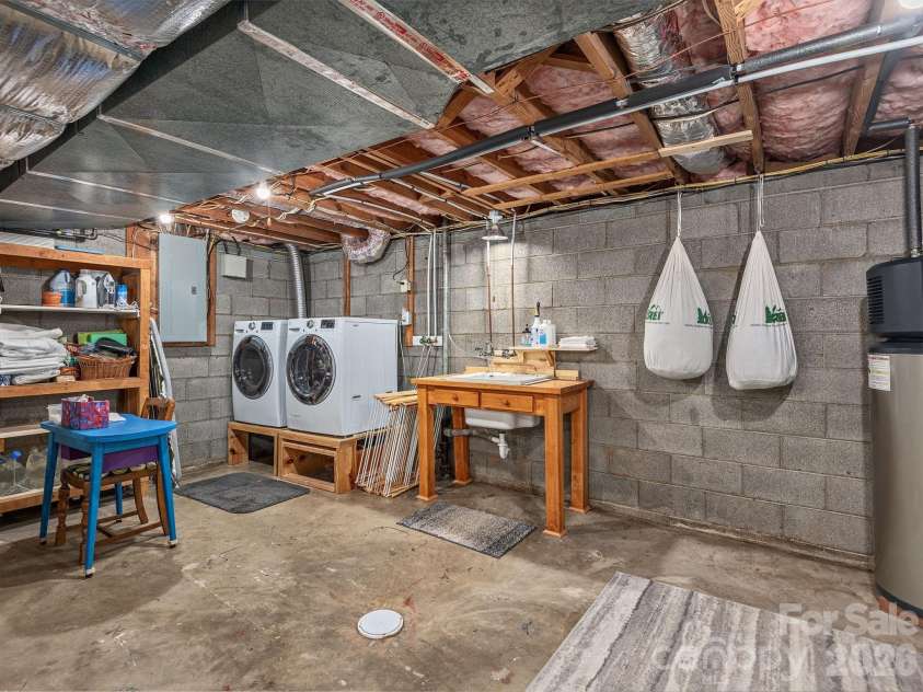 33 Pinehurst Road, Asheville, NC 28805.  MLS# CAR4374553, YatesRealty ID 23231. Laundry Area with Utility Sink