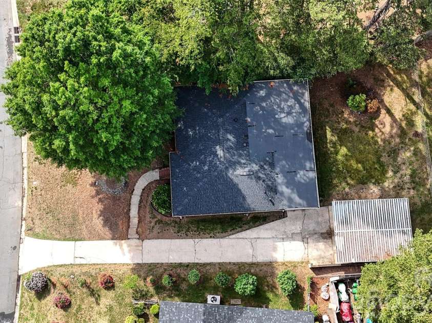 1720 Miles Court, Charlotte, NC 28216.  MLS# CAR4379596, YatesRealty ID 23233. 