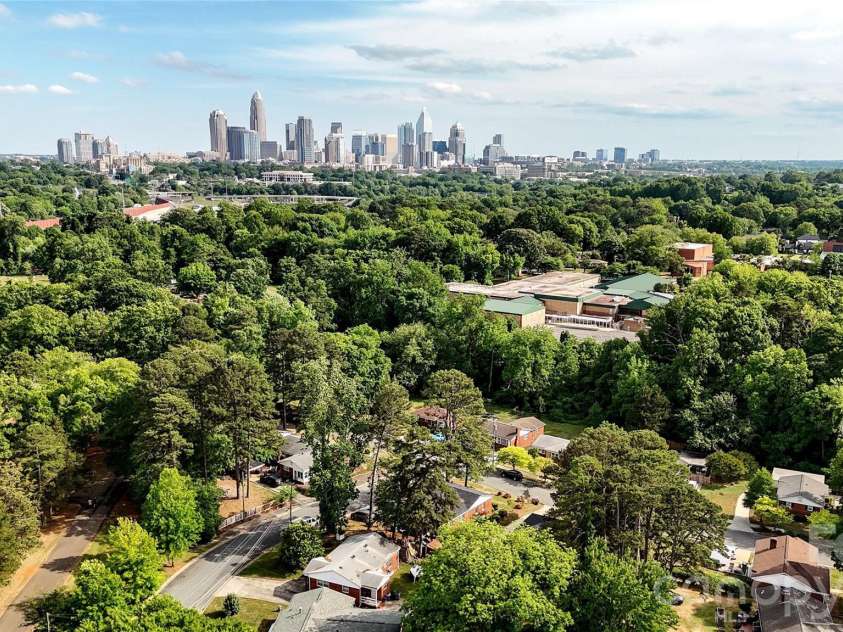 1720 Miles Court, Charlotte, NC 28216.  MLS# CAR4379596, YatesRealty ID 23233. 