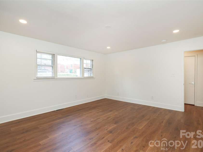 1720 Miles Court, Charlotte, NC 28216.  MLS# CAR4379596, YatesRealty ID 23233. 