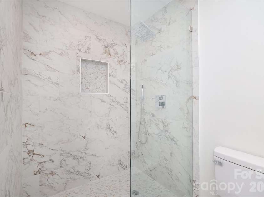1720 Miles Court, Charlotte, NC 28216.  MLS# CAR4379596, YatesRealty ID 23233. 