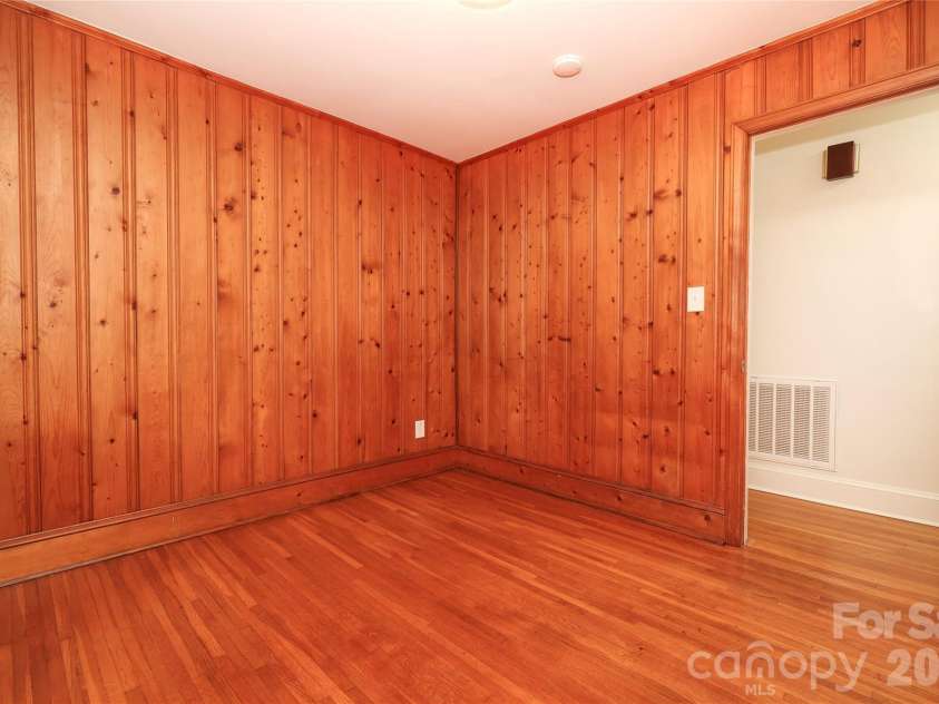 1720 Miles Court, Charlotte, NC 28216.  MLS# CAR4379596, YatesRealty ID 23233. 