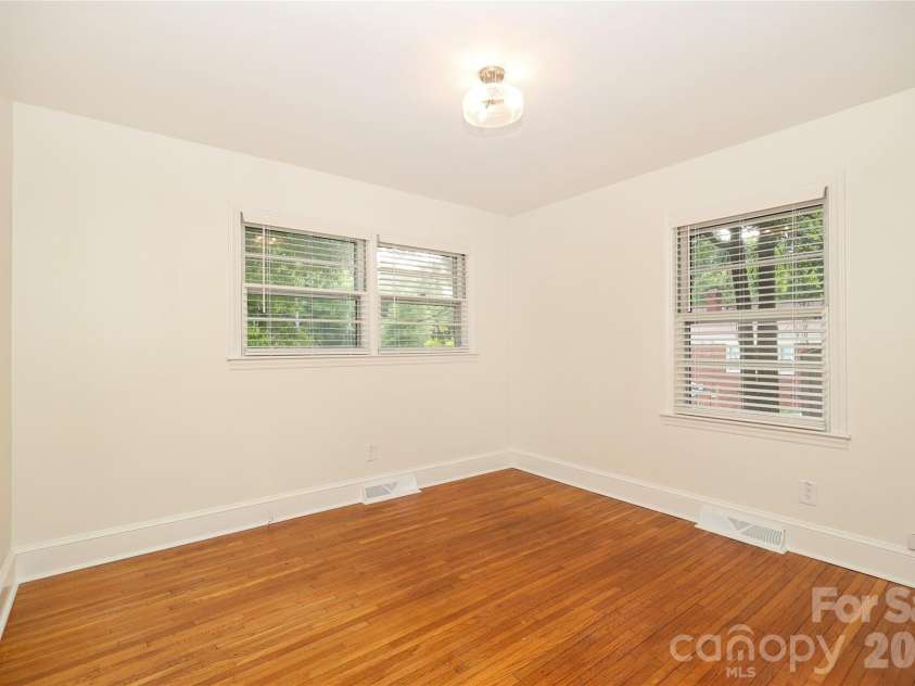 1720 Miles Court, Charlotte, NC 28216.  MLS# CAR4379596, YatesRealty ID 23233. 
