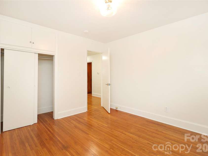 1720 Miles Court, Charlotte, NC 28216.  MLS# CAR4379596, YatesRealty ID 23233. 