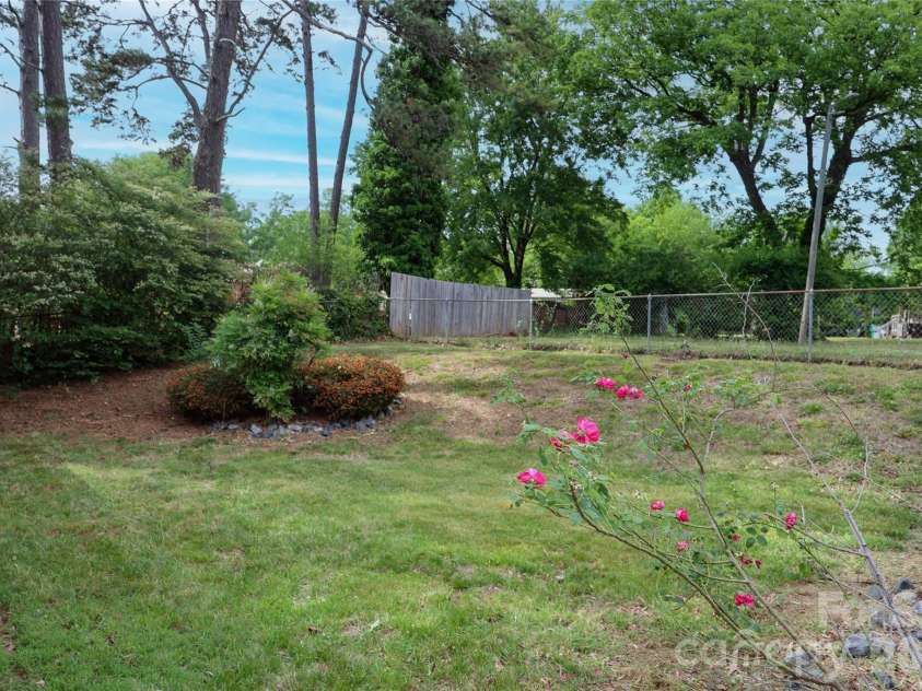 1720 Miles Court, Charlotte, NC 28216.  MLS# CAR4379596, YatesRealty ID 23233. 