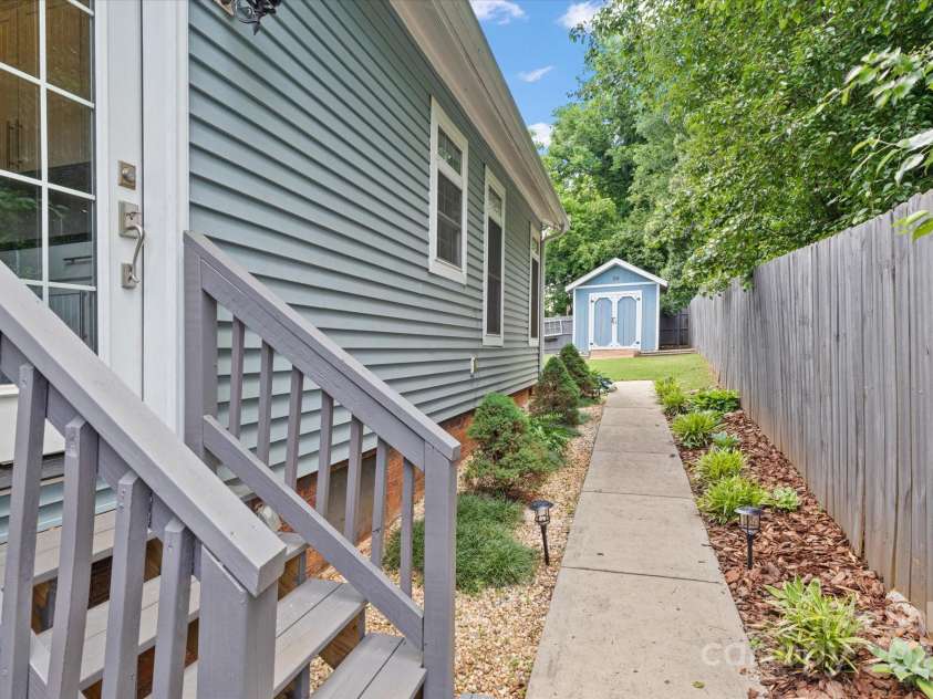 1201 Pegram Street, Charlotte, NC 28205.  MLS# CAR4257783, YatesRealty ID 23234. 