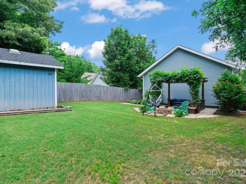 1201 Pegram Street, Charlotte, NC 28205.  MLS# CAR4257783, YatesRealty ID 23234. 