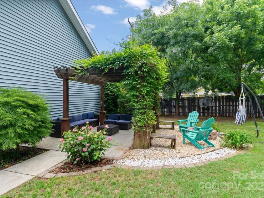 1201 Pegram Street, Charlotte, NC 28205.  MLS# CAR4257783, YatesRealty ID 23234. 
