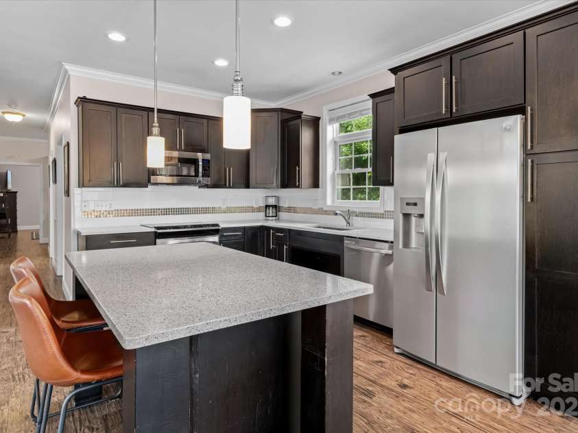 1201 Pegram Street, Charlotte, NC 28205.  MLS# CAR4257783, YatesRealty ID 23234. Large Island