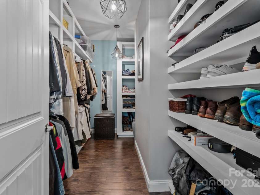 1201 Pegram Street, Charlotte, NC 28205.  MLS# CAR4257783, YatesRealty ID 23234. Large primary closet