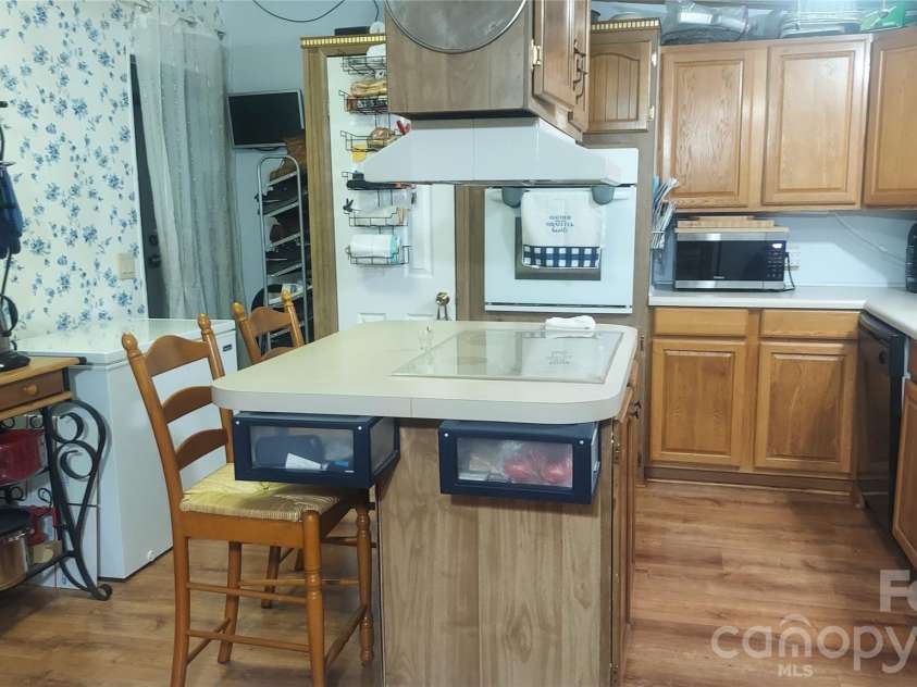 46 Larkspur Lane, Canton, NC 28716.  MLS# CAR4380750, YatesRealty ID 23234. 