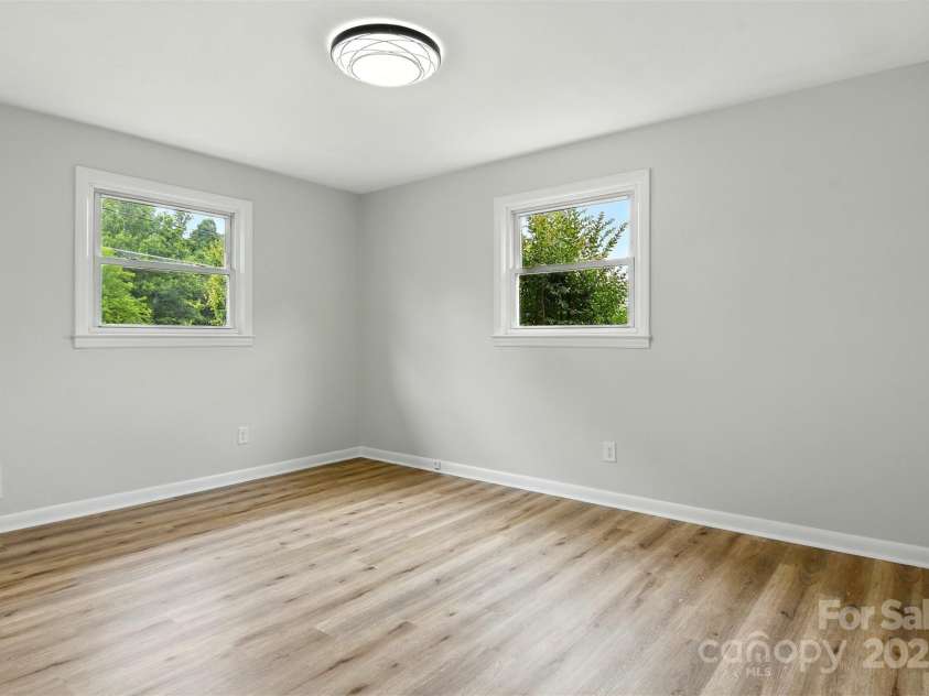 1837 6th Avenue, Hickory, NC 28601.  MLS# CAR4268387, YatesRealty ID 23235. 