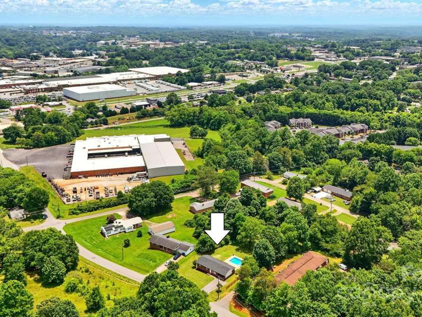 1837 6th Avenue, Hickory, NC 28601.  MLS# CAR4268387, YatesRealty ID 23235. 