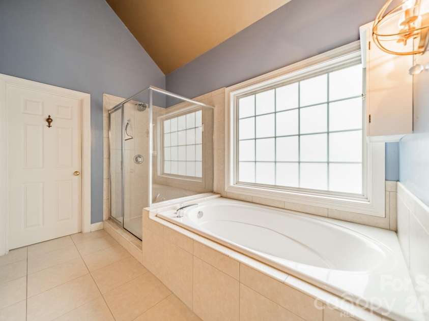4006 Belle Meade Circle, Belmont, NC 28012.  MLS# CAR4340900, YatesRealty ID 23235. 
