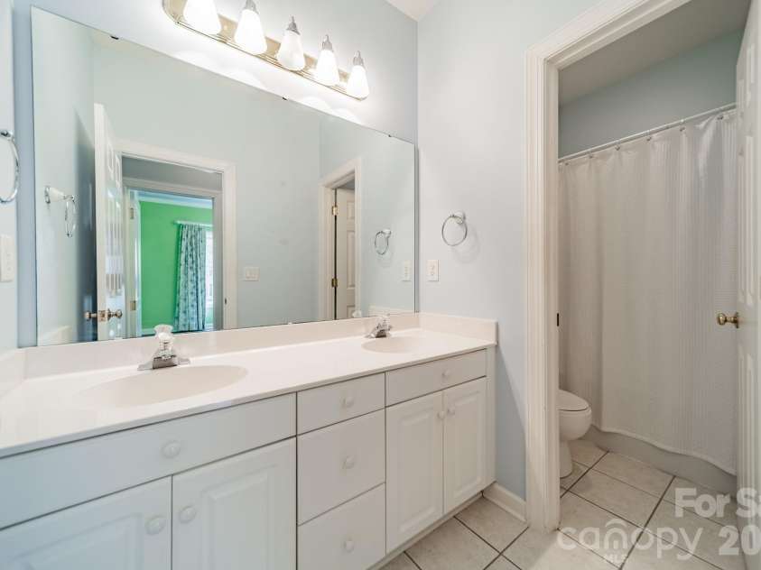 4006 Belle Meade Circle, Belmont, NC 28012.  MLS# CAR4340900, YatesRealty ID 23235. 