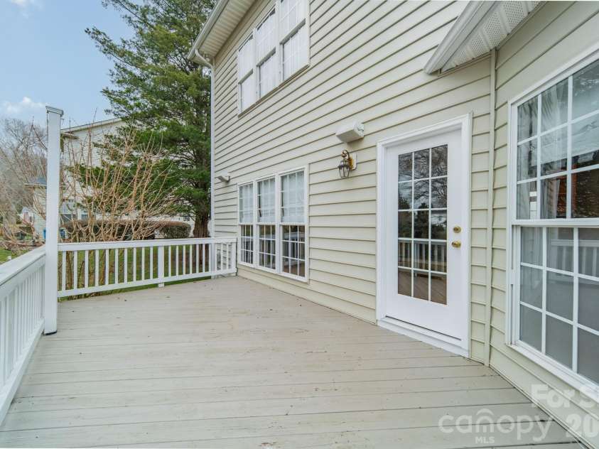4006 Belle Meade Circle, Belmont, NC 28012.  MLS# CAR4340900, YatesRealty ID 23235. 