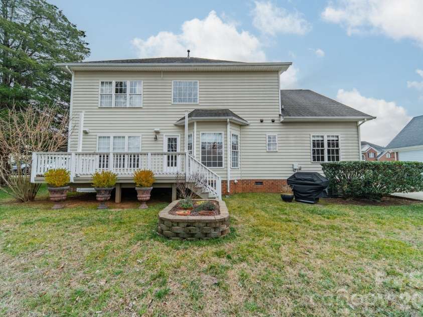 4006 Belle Meade Circle, Belmont, NC 28012.  MLS# CAR4340900, YatesRealty ID 23235. 