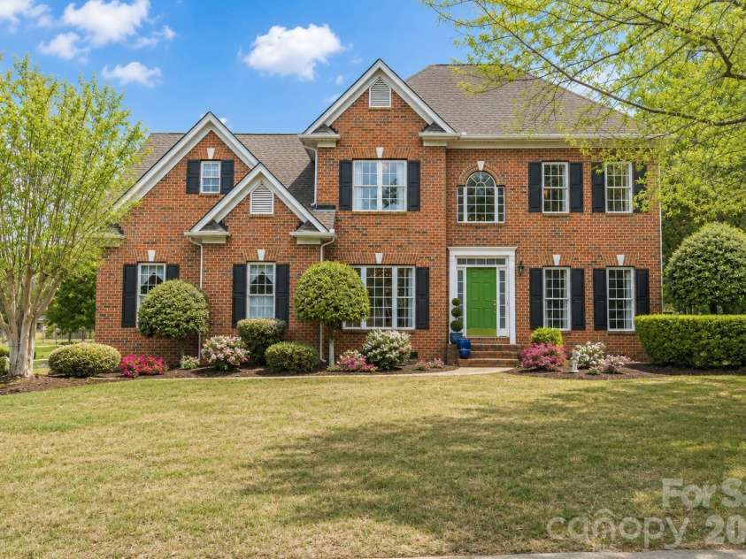 4006 Belle Meade Circle, Belmont, NC 28012.  MLS# CAR4340900, YatesRealty ID 23235. 