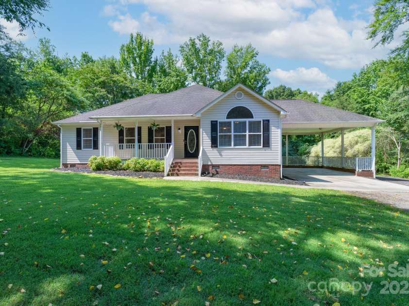 1782 Oakdale Road, Rock Hill, SC 29730.  MLS# CAR4276149, YatesRealty ID 23236. 