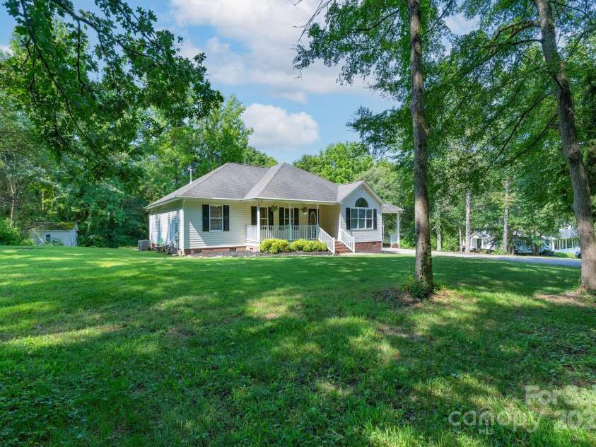 1782 Oakdale Road, Rock Hill, SC 29730.  MLS# CAR4276149, YatesRealty ID 23236. 