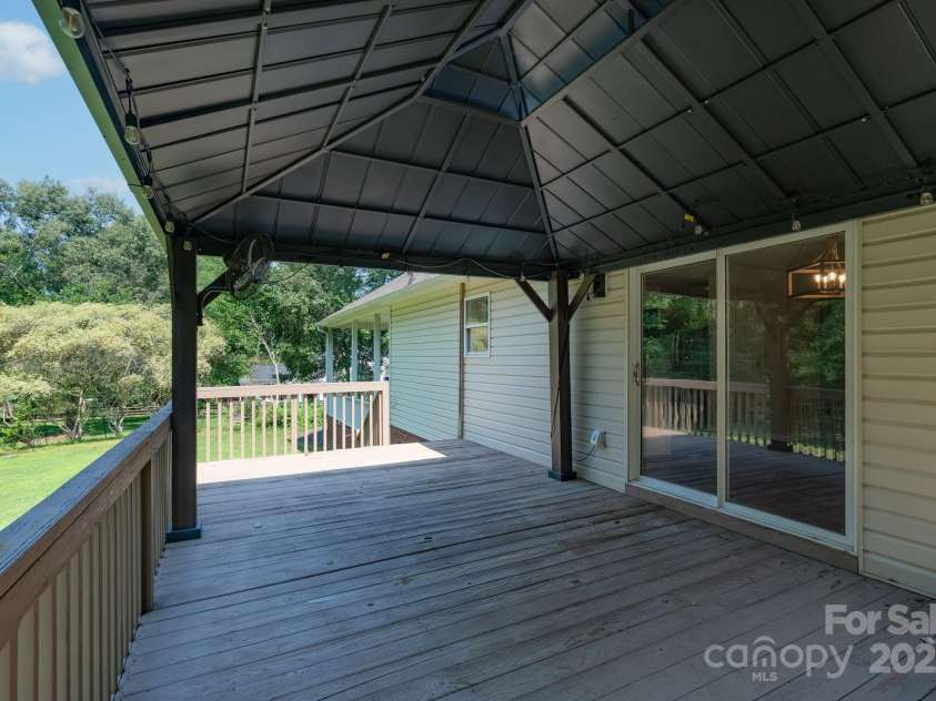 1782 Oakdale Road, Rock Hill, SC 29730.  MLS# CAR4276149, YatesRealty ID 23236. 