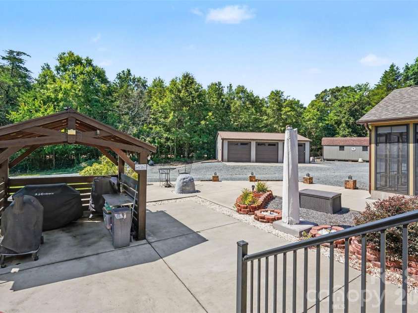 5702 Army Road, Marshville, NC 28103.  MLS# CAR4406932, YatesRealty ID 23236. 
