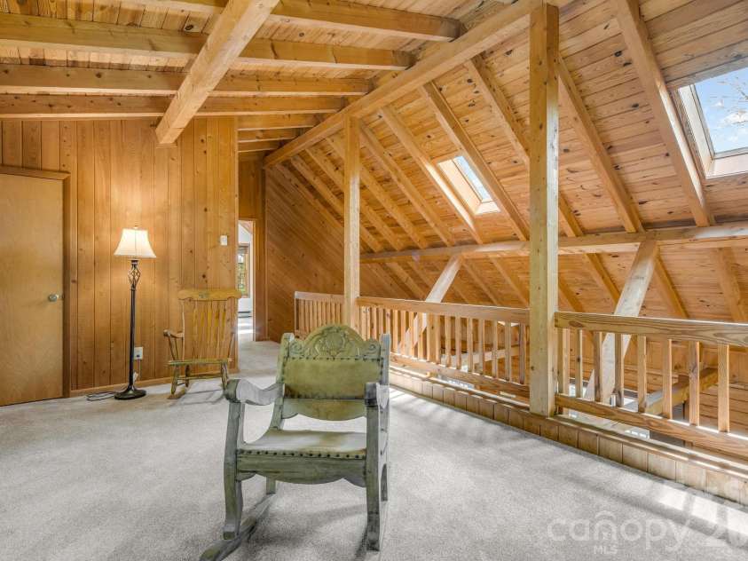 17 Greer Way, Mars Hill, NC 28754.  MLS# CAR4370316, YatesRealty ID 23237. Dramatic Vaulted ceilings