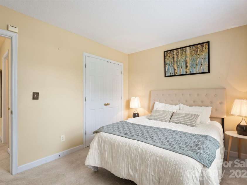 7616 Shiny Meadow Lane, Charlotte, NC 28215.  MLS# CAR4275110, YatesRealty ID 23237. 2nd bedroom