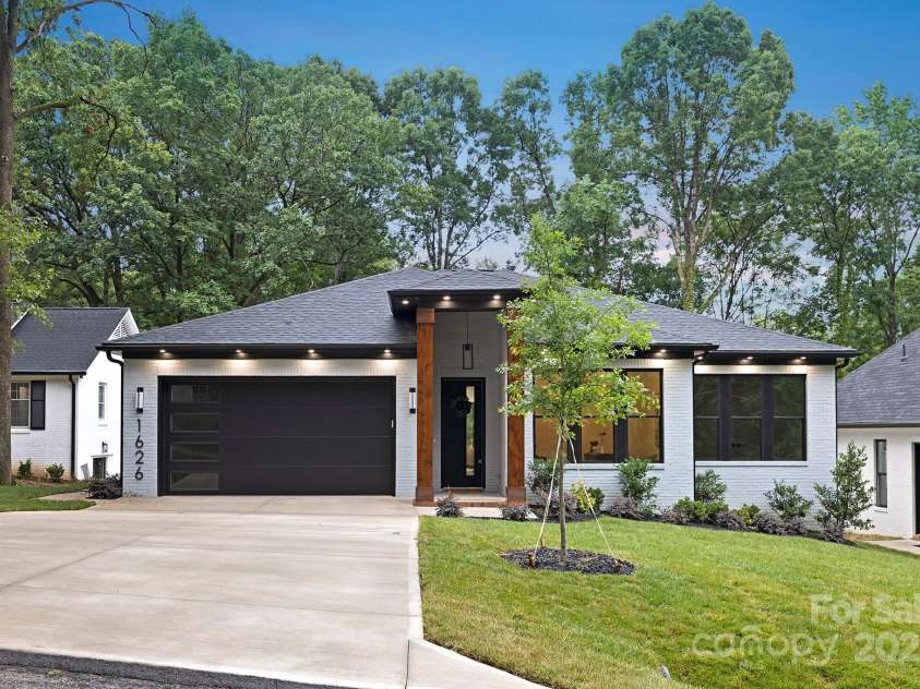 1626 Burtonwood Circle, Charlotte, NC 28212.  MLS# CAR4264142, YatesRealty ID 23238. 