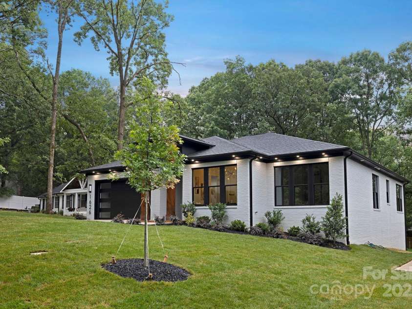 1626 Burtonwood Circle, Charlotte, NC 28212.  MLS# CAR4264142, YatesRealty ID 23238. 