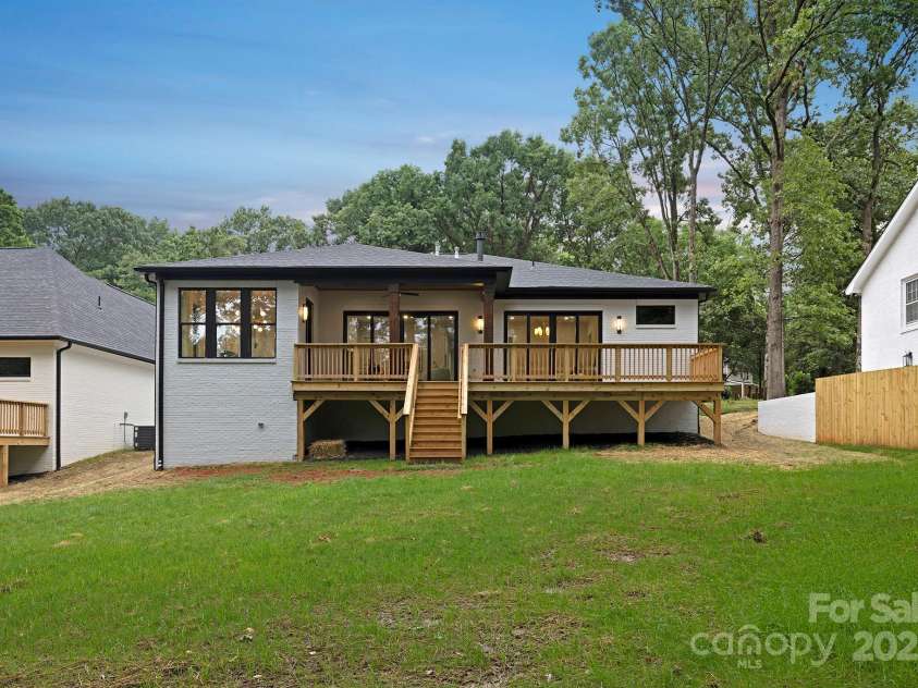 1626 Burtonwood Circle, Charlotte, NC 28212.  MLS# CAR4264142, YatesRealty ID 23238. 