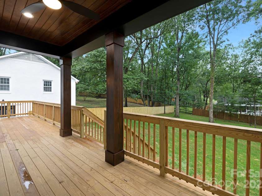 1626 Burtonwood Circle, Charlotte, NC 28212.  MLS# CAR4264142, YatesRealty ID 23238. 