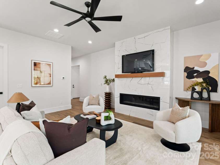 1626 Burtonwood Circle, Charlotte, NC 28212.  MLS# CAR4264142, YatesRealty ID 23238. 